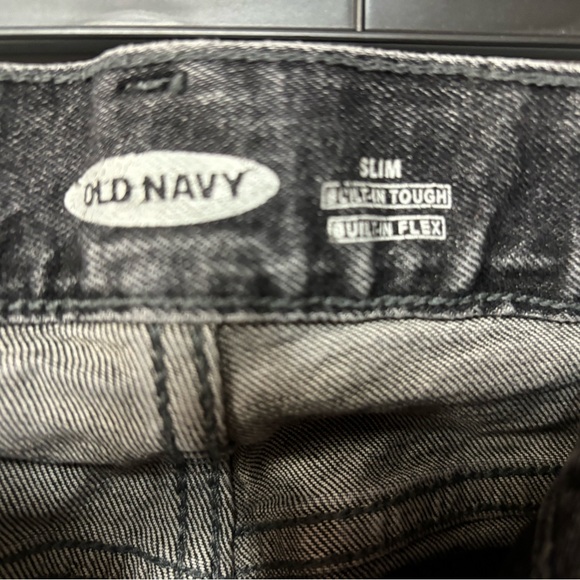 Old Navy men’s 34 x 34 slim fit distressed jeans. Only worn once. - Picture 3 of 4